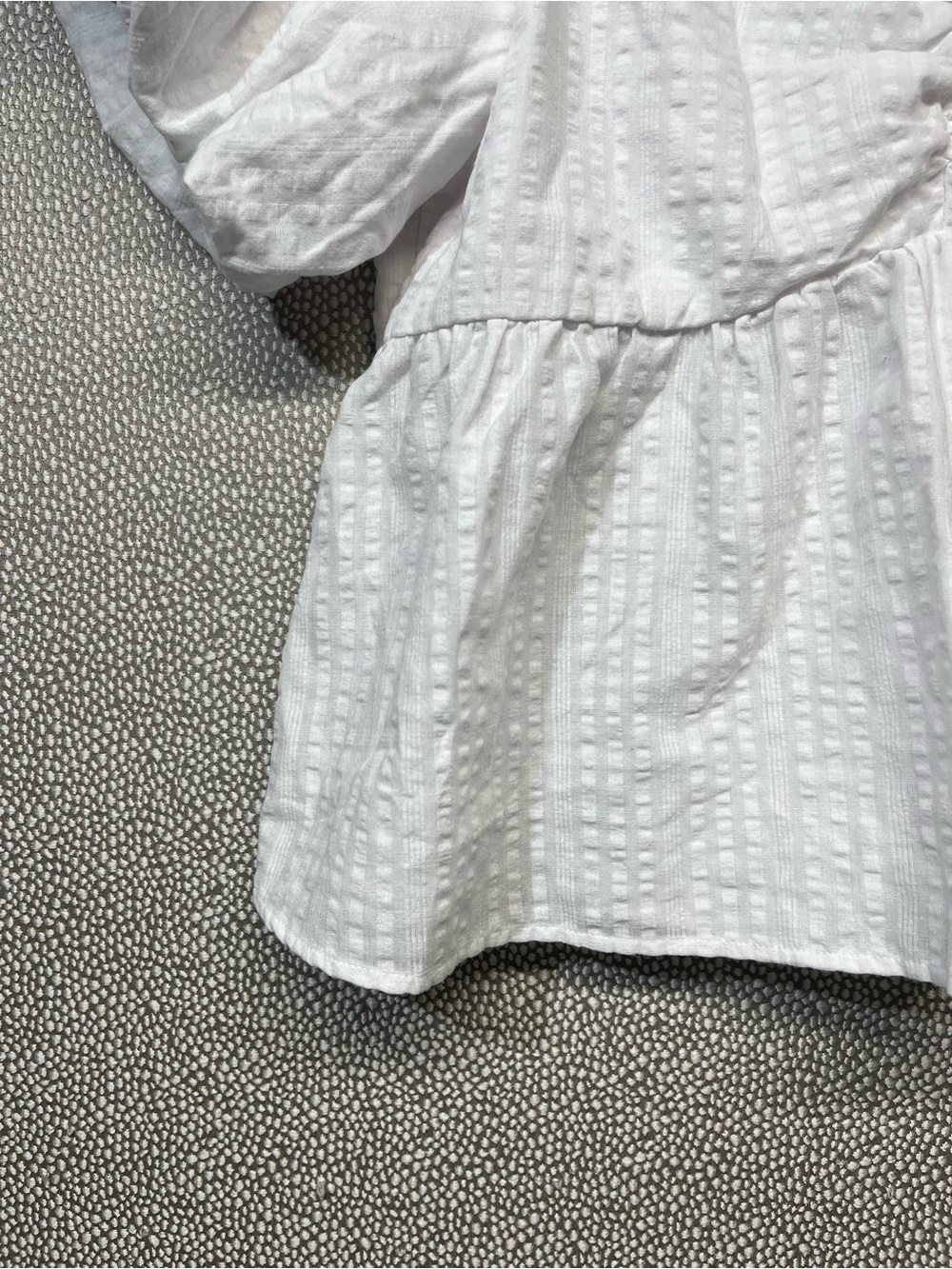 L Old Navy White Puff-Sleeve Square Neck Peplum Top - Picture 3 of 9